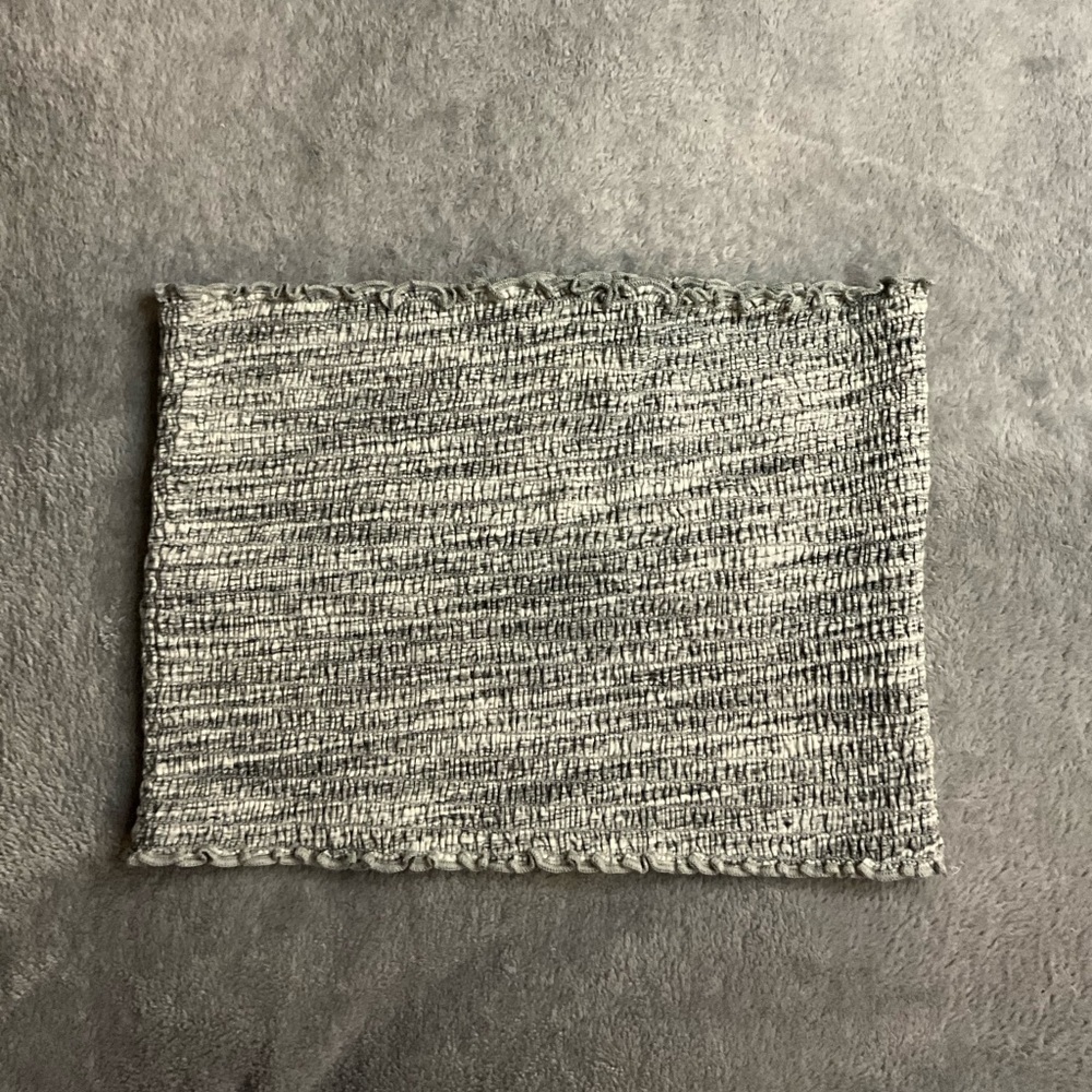 *Hollister Size M Gray Strapless Crop Tube Top